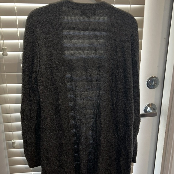 Grey Banana Republic cardigan size L. - Picture 3 of 3